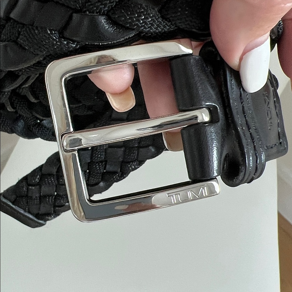 $275 TUMI black leather nylon weave belt 42 pristine condition